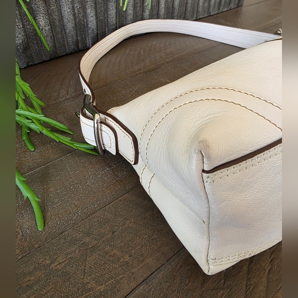 Vintage Coach Soho Leather Baguette Shoulder Bag Y2K 2005-White - Picture 9 of 15